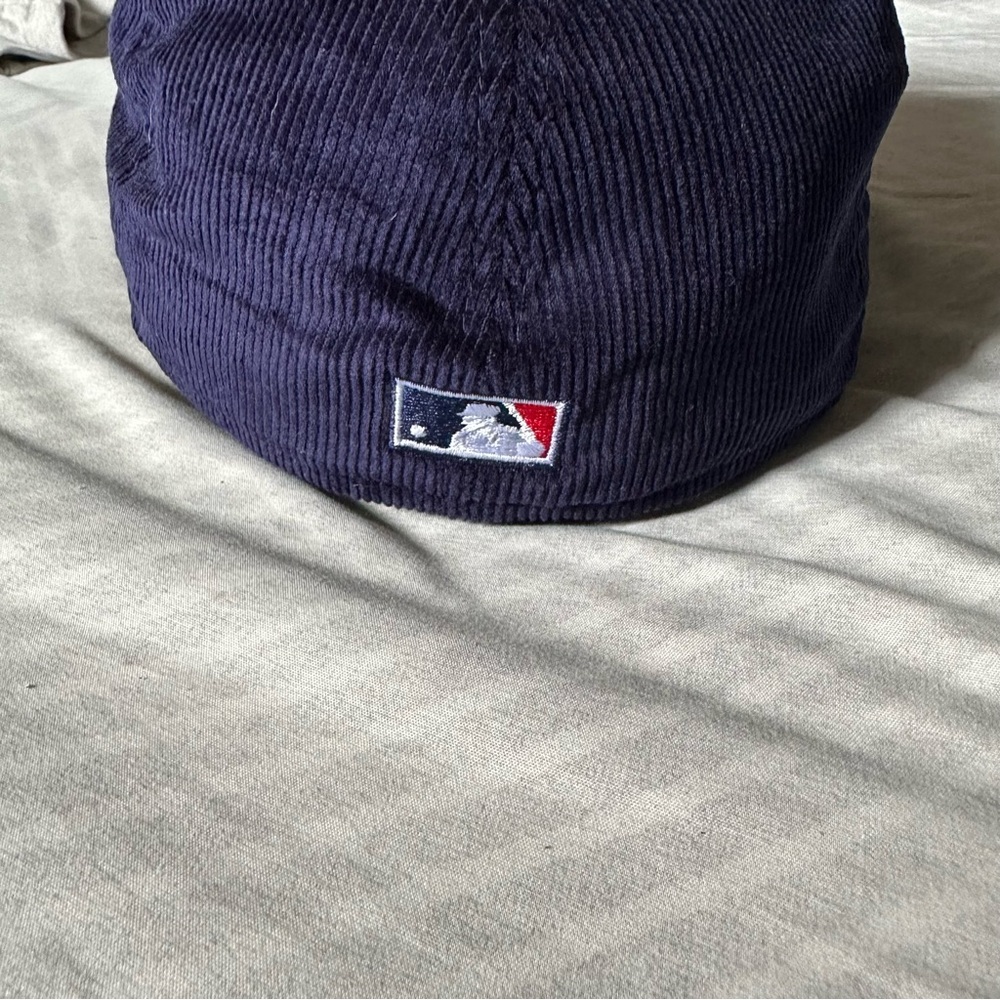 New Era Chicago White Sox Throwback
Corduroy 59FIFTY Fitted Hat - Picture 3 of 6
